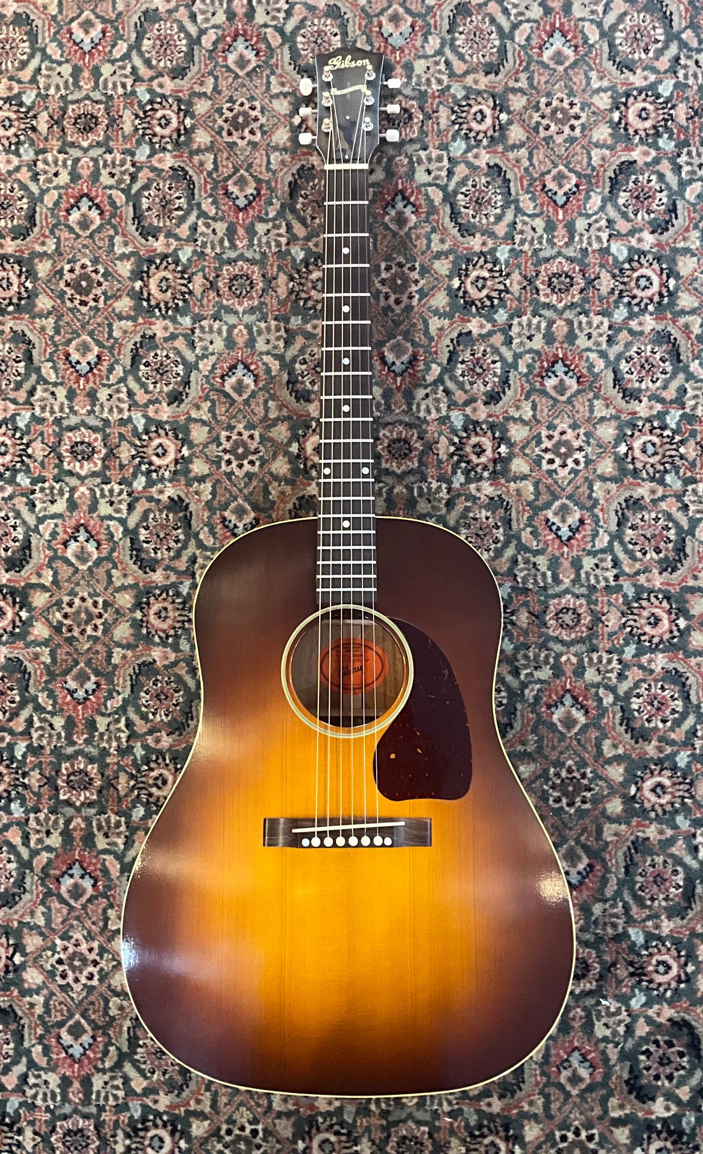 Gibson Tamio Okuda 1945 J-45