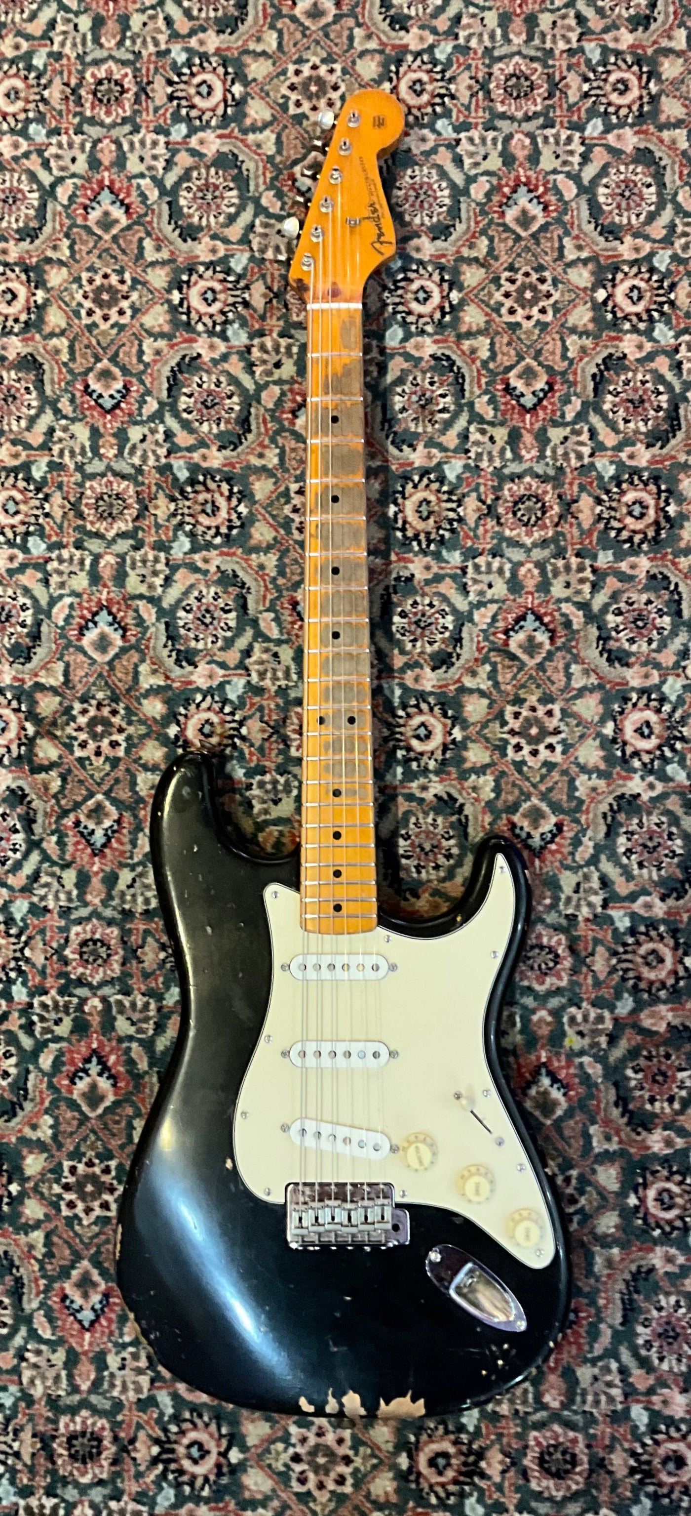 1985 V Series Fender USA Heavy Relic