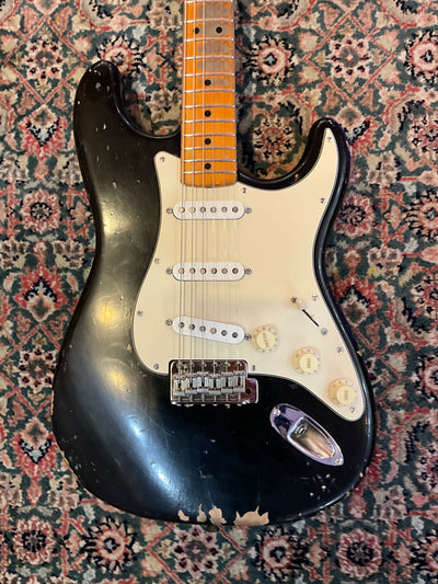 1985 V Series Fender USA Heavy Relic