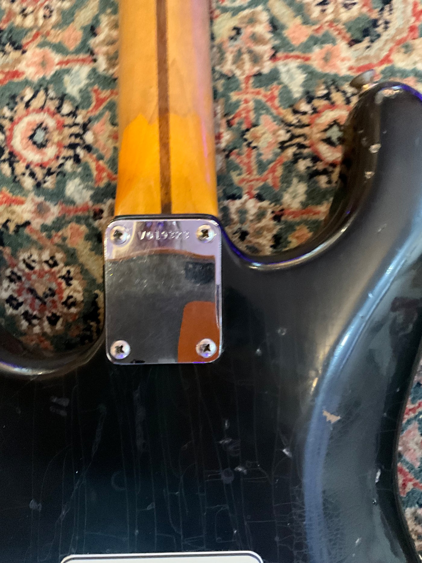 1985 V Series Fender USA Heavy Relic