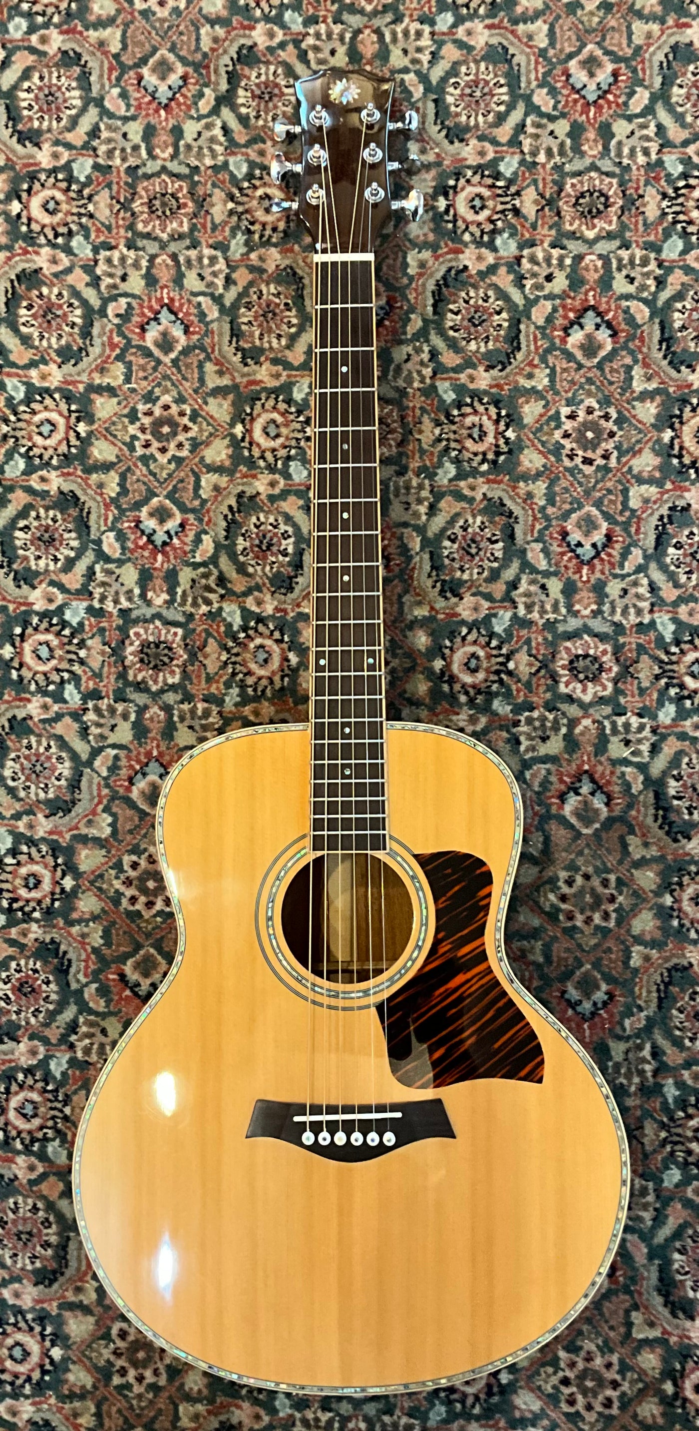 Fowlcon Guitar Company Custom Mini Jumbo